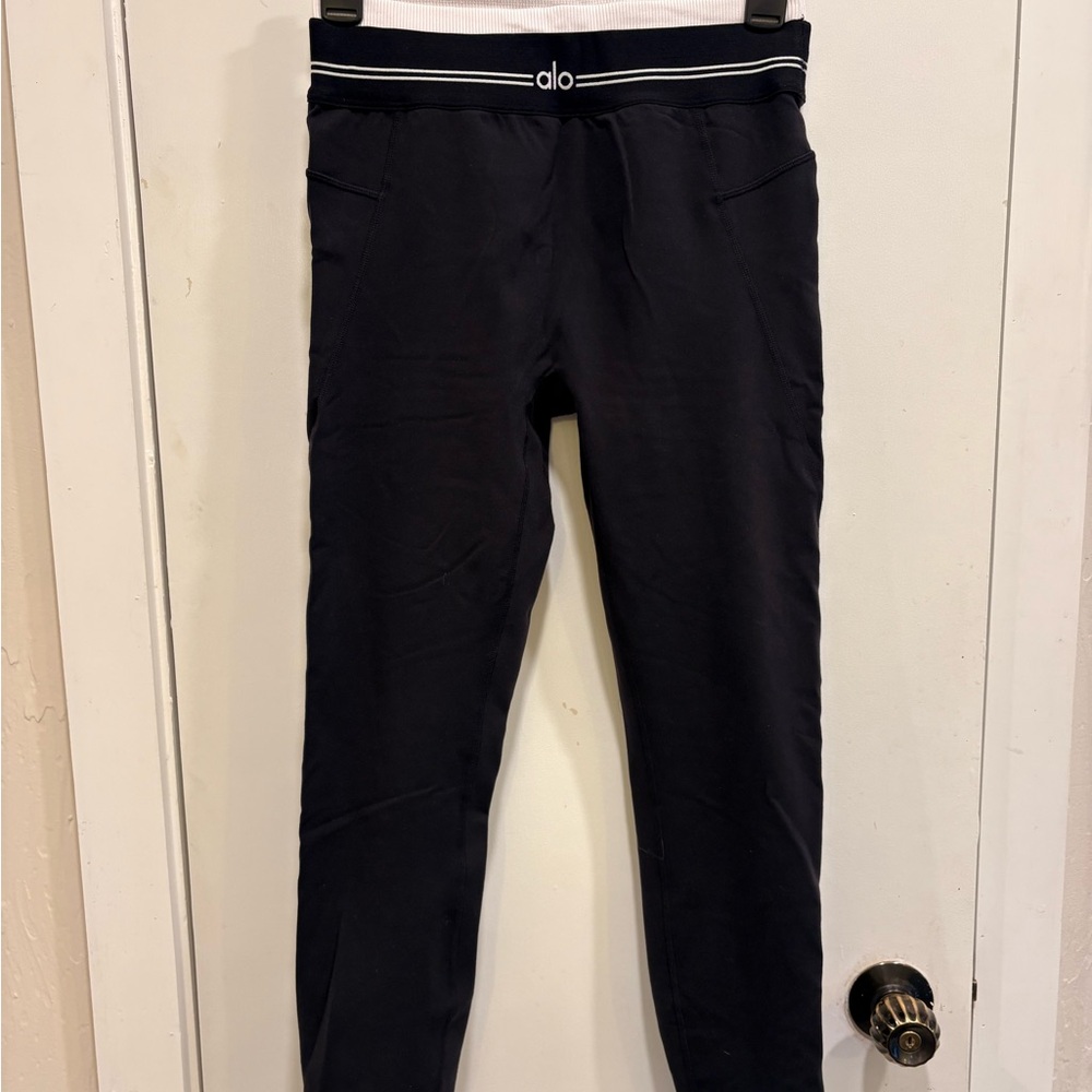 ALO Yoga Men's Navy Joggers